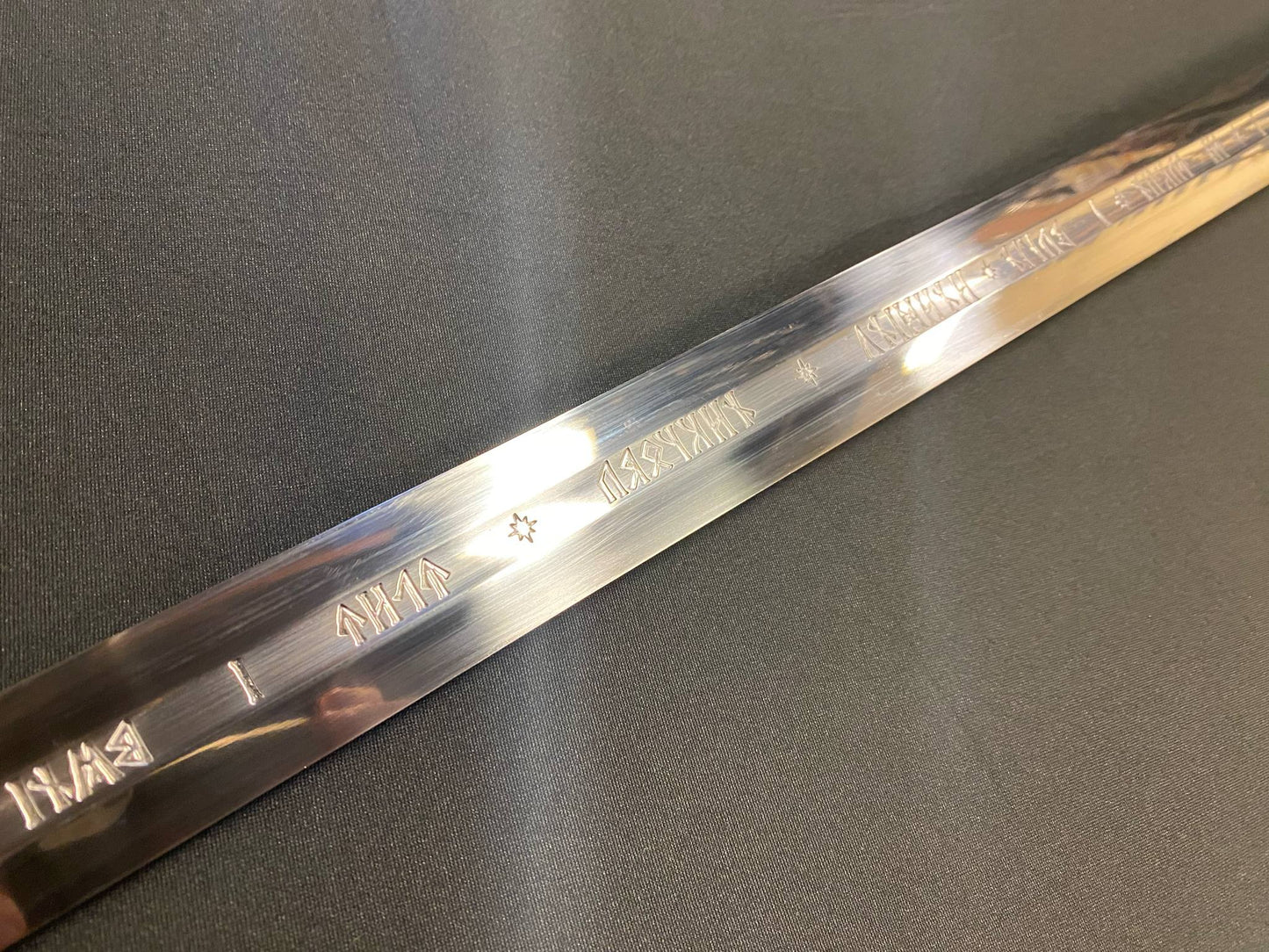 Legacy Steel Lord of the Rings Aragorn's Anduril Sword 1095