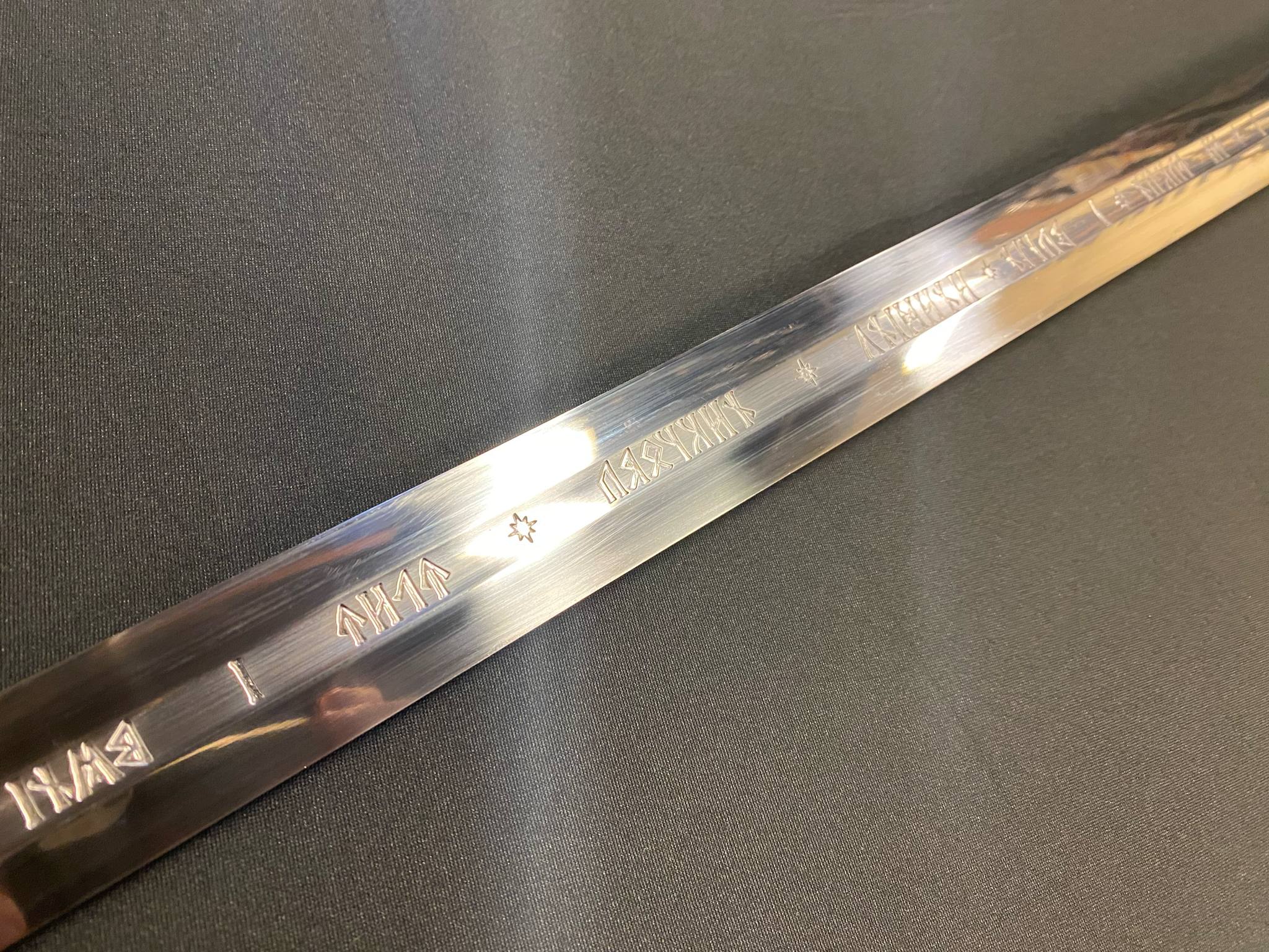 Legacy Steel Lord of the Rings Aragorn's Anduril Sword 1095