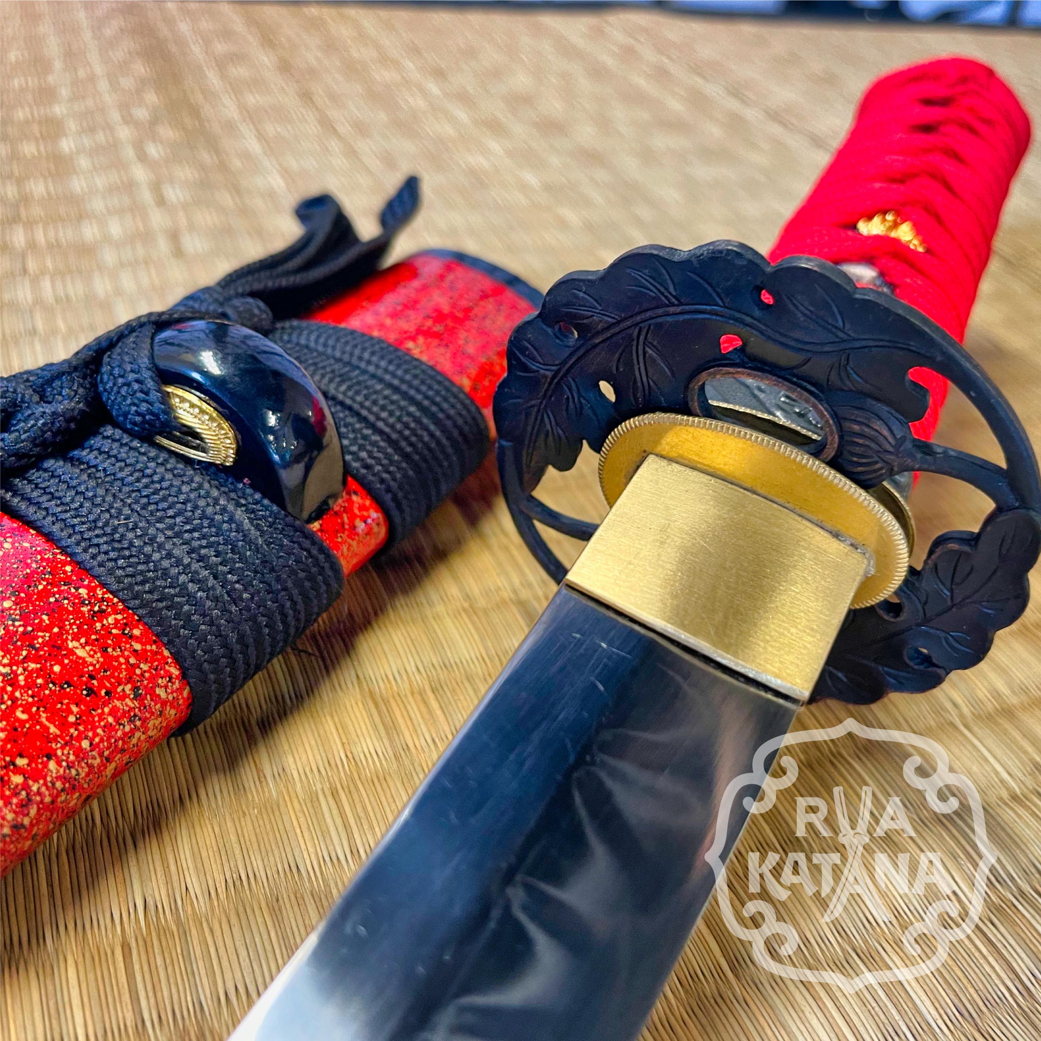 MADE TO ORDER Phoenix Tanto - Red Autumn Leaf