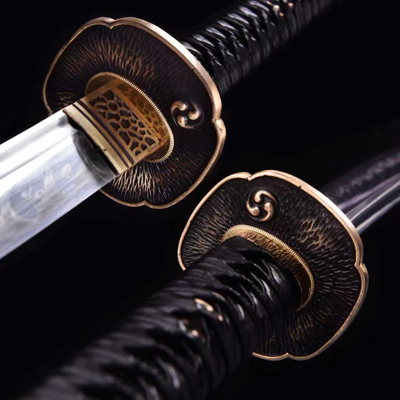 Dragonspring Forge Katana - Burning Mitsudomoe - T10 Clay Tempered
