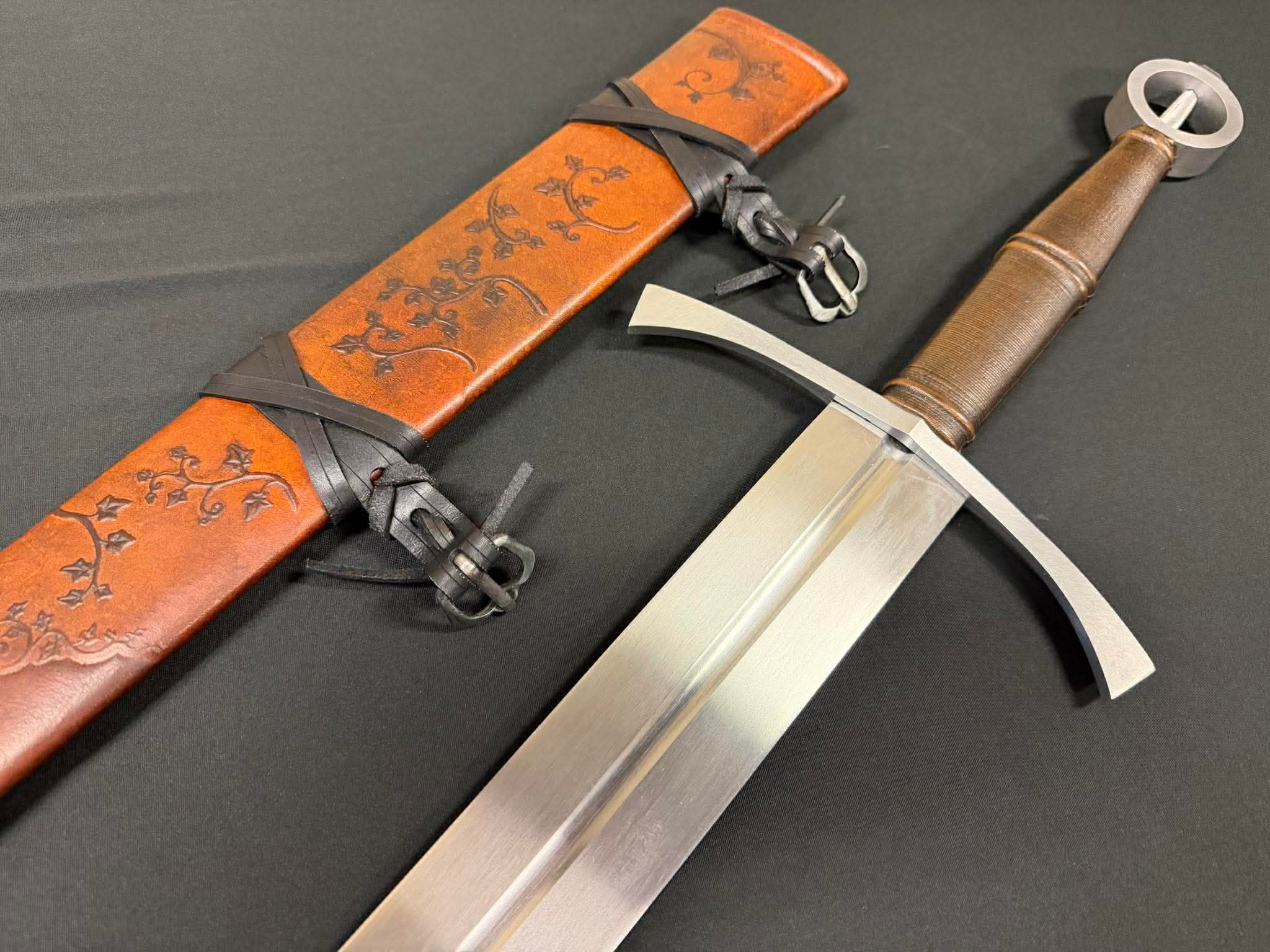 CONSIGNMENT NEW Valiant Arms Irish Ring War Sword