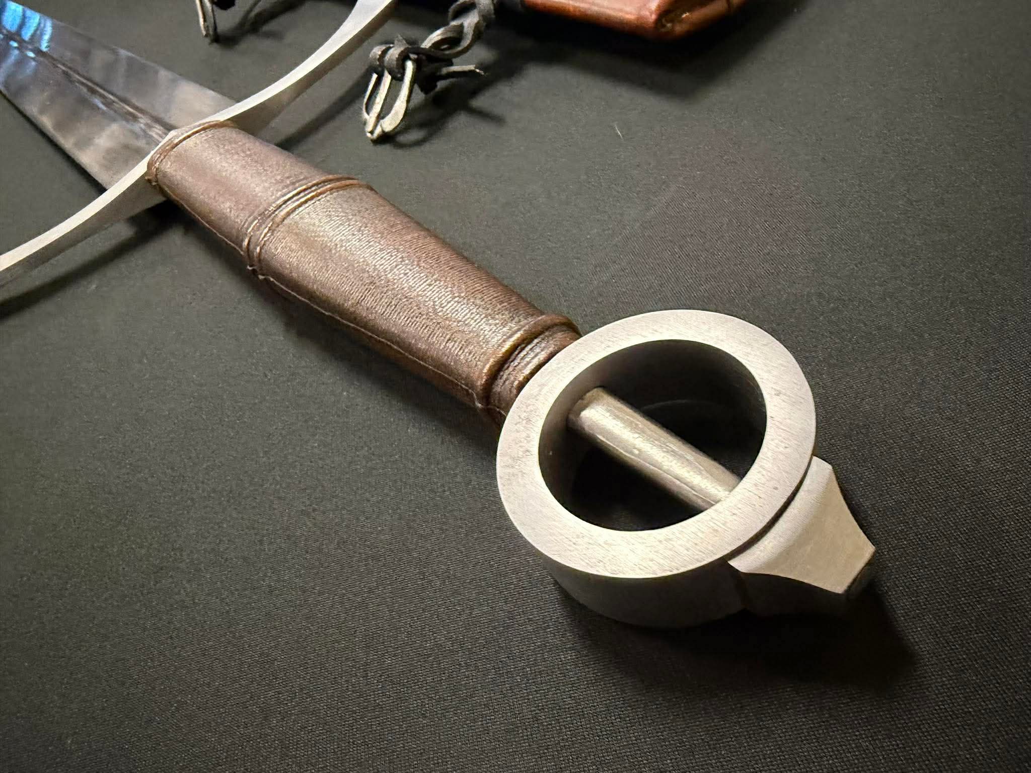 CONSIGNMENT NEW Valiant Arms Irish Ring War Sword