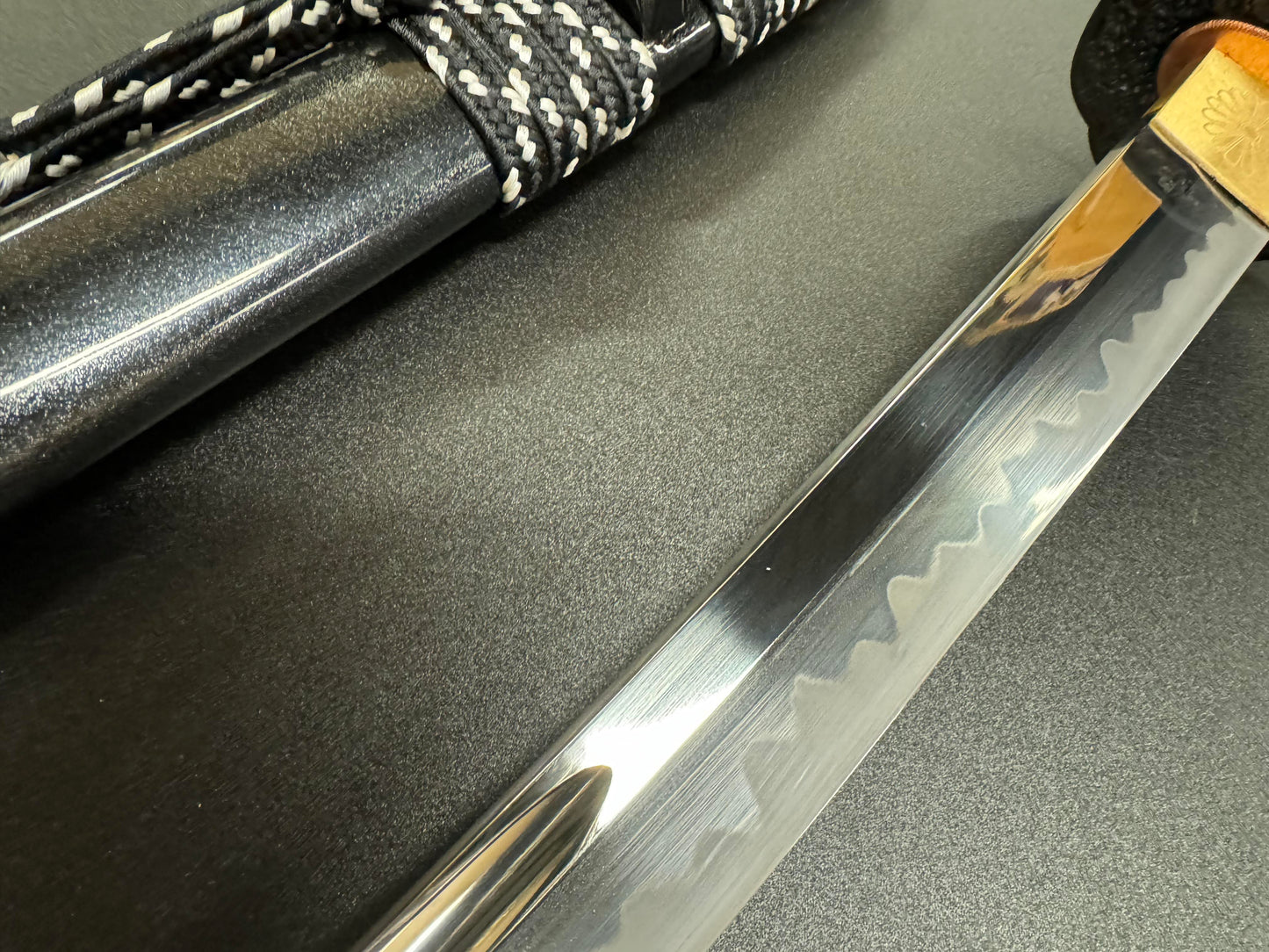 Swordier Razor Katana - Black Imperial - T10 clay tempered, hadori  polished