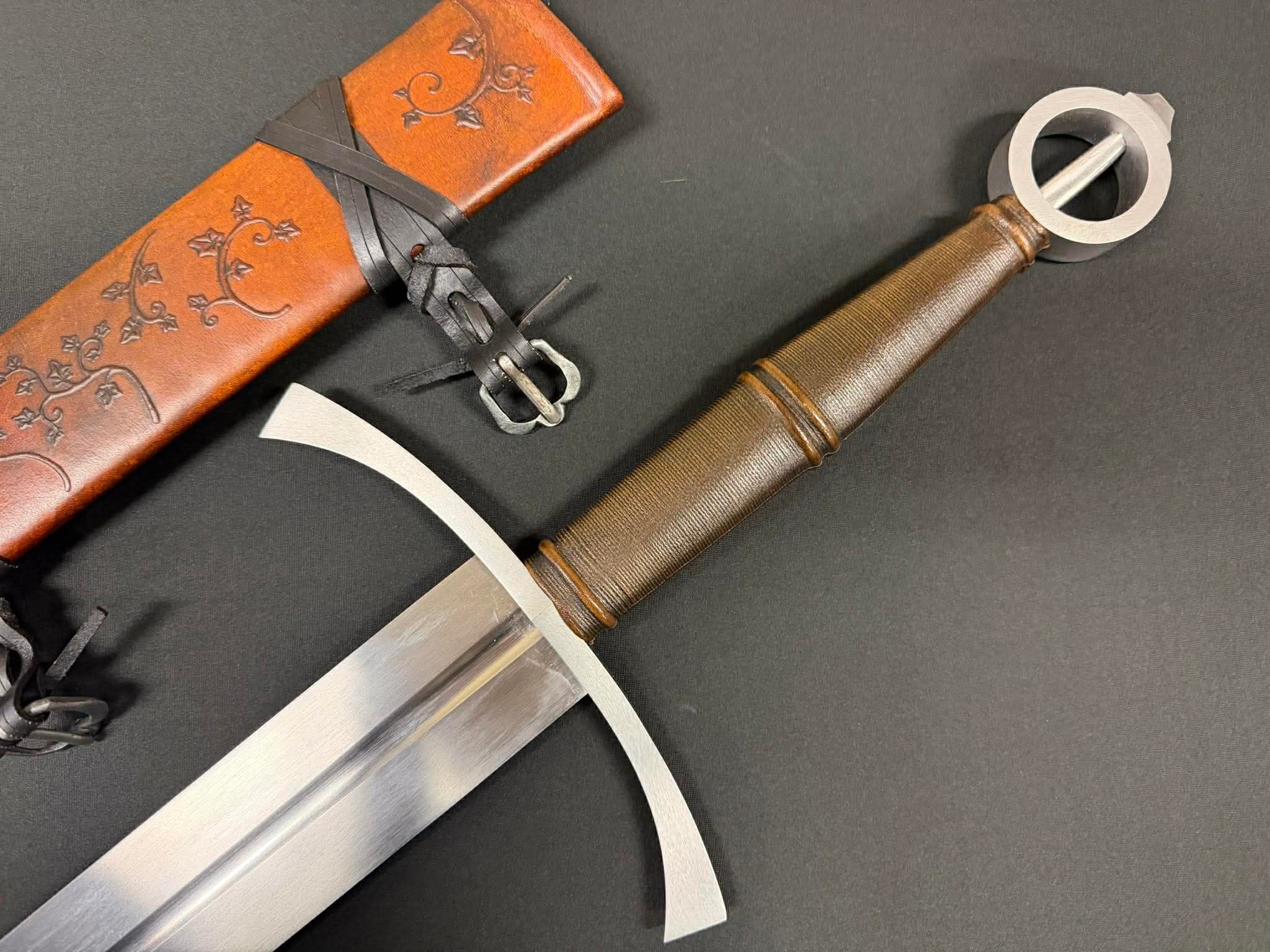 CONSIGNMENT NEW Valiant Arms Irish Ring War Sword