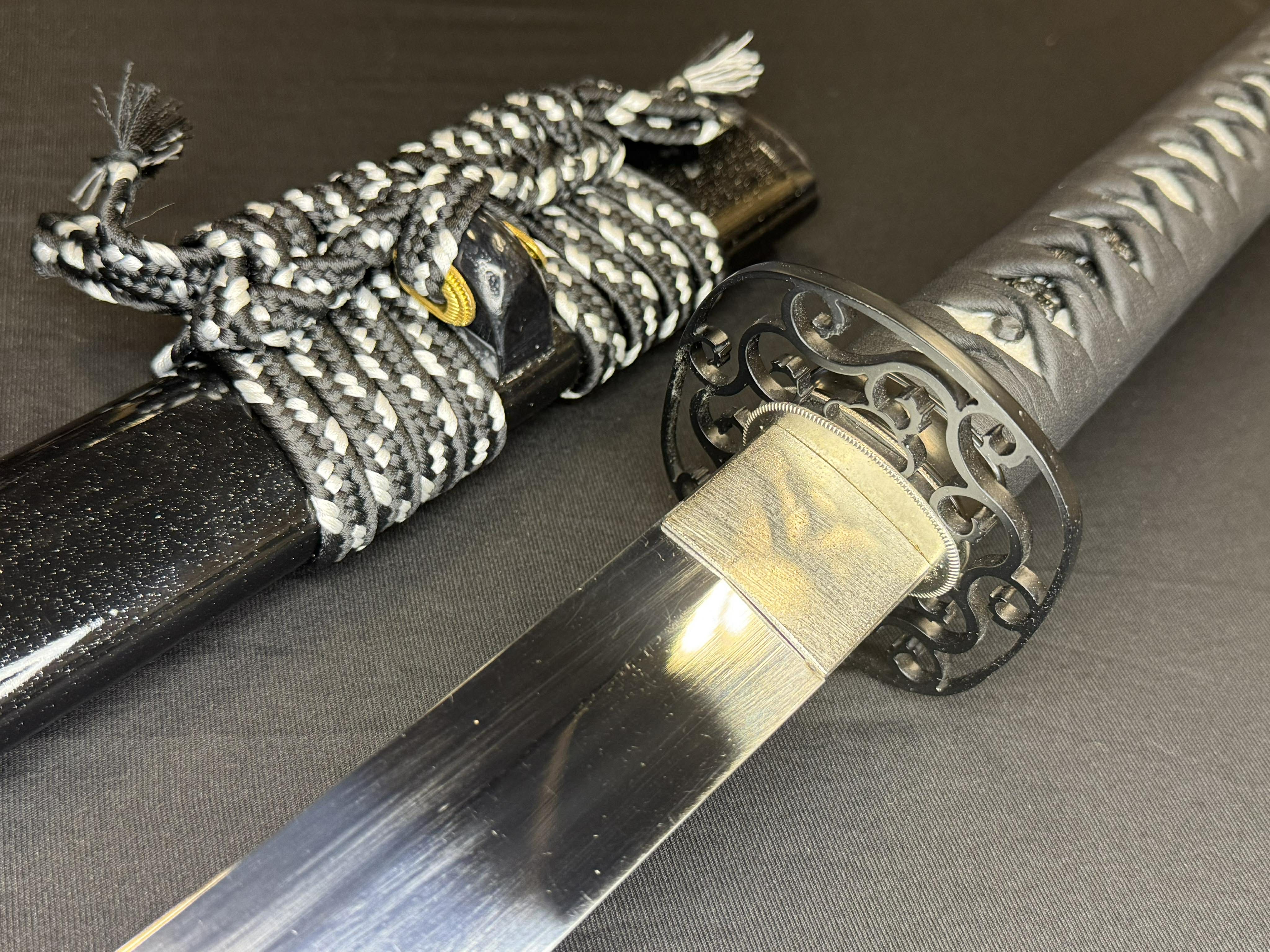 CONSIGNMENT Cloudhammer Kinnoto Katana - Black Lattice - s5 low