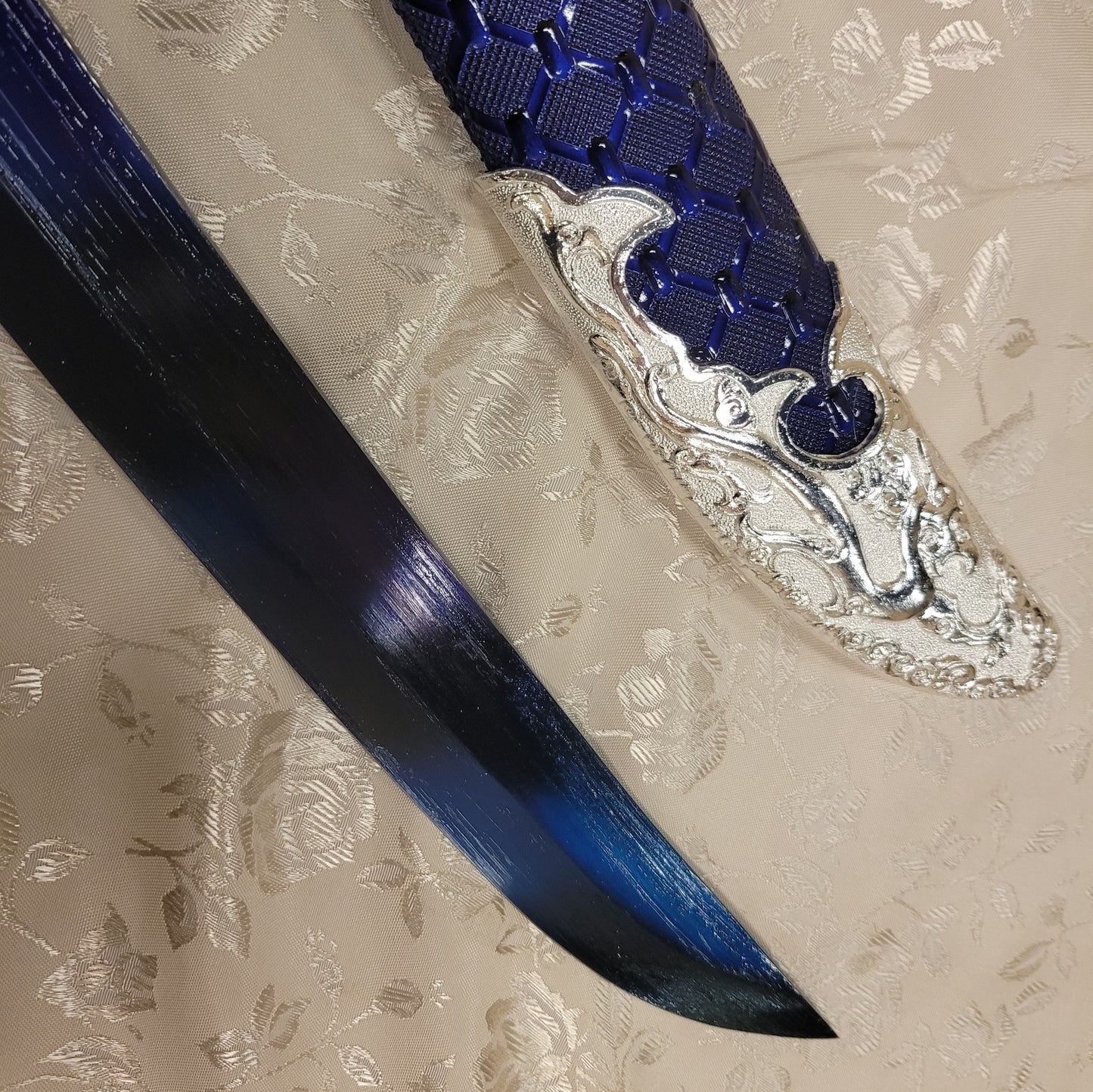 Dao, Blue Manganese Steel, Phoenix Theme