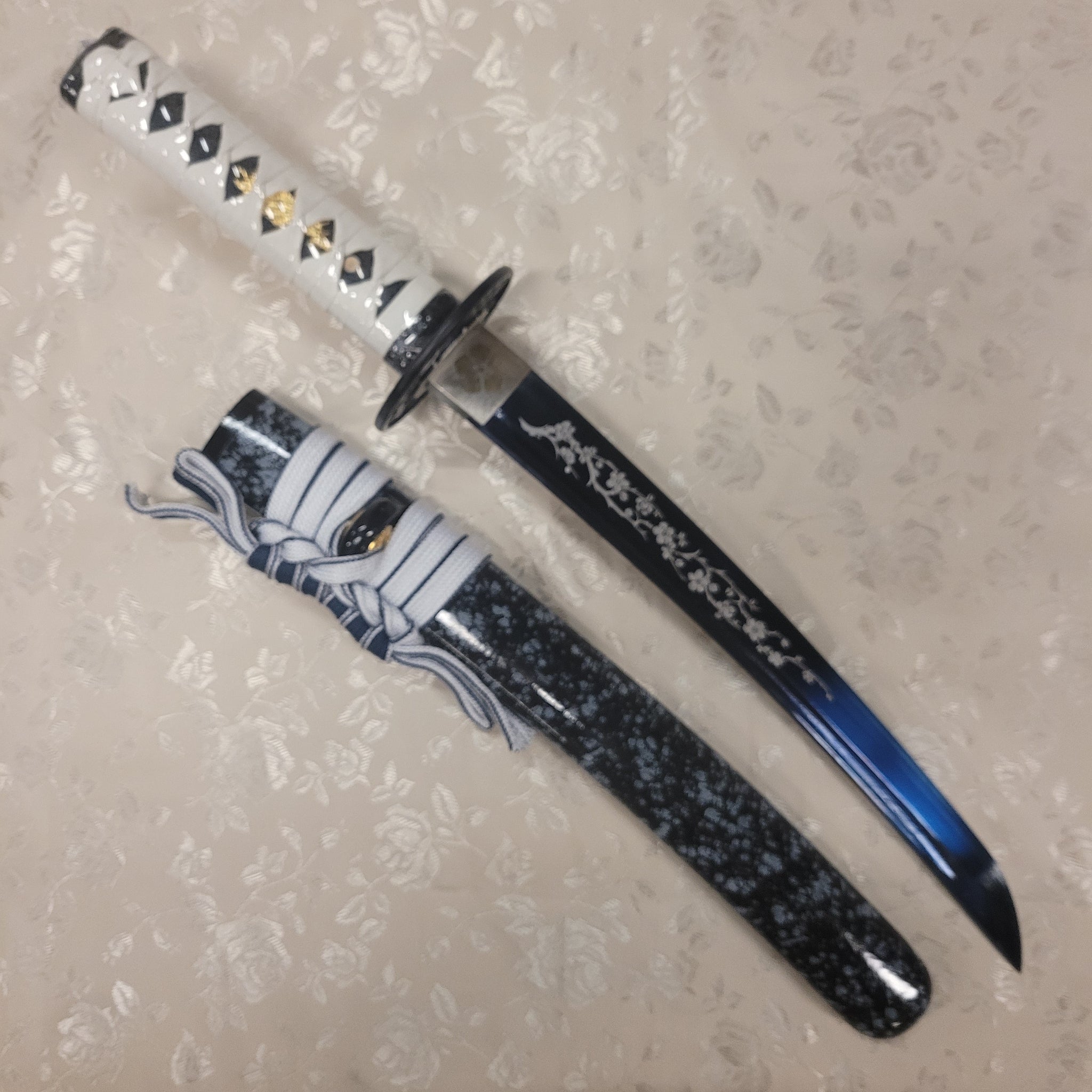 Tanto - Blue Blade, Cherry Blossom Theme