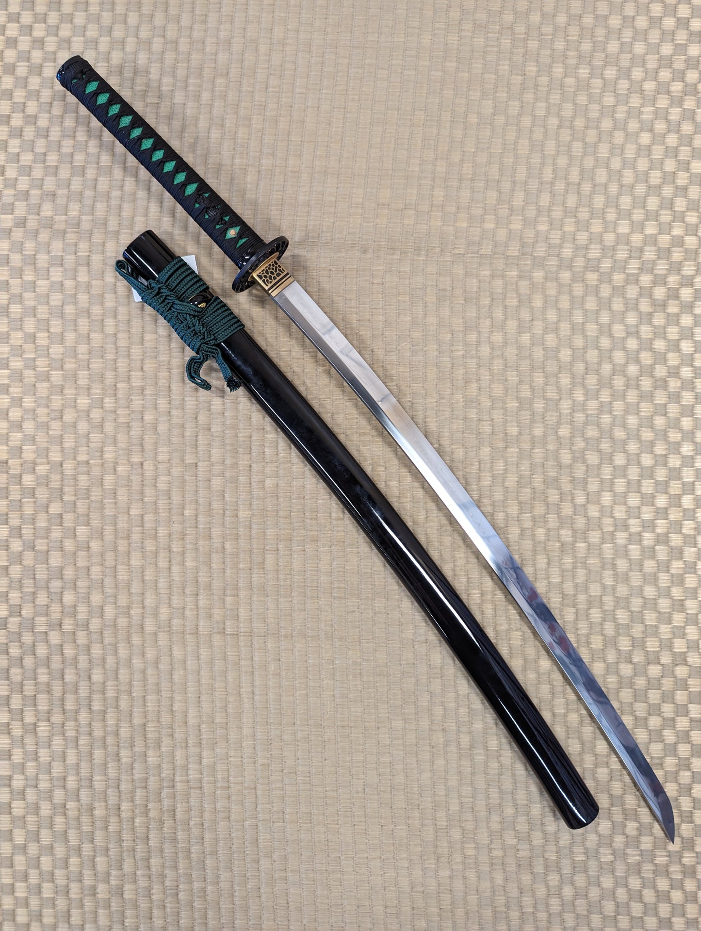 Katana- Iron Wisteria, T10, choji Hamon